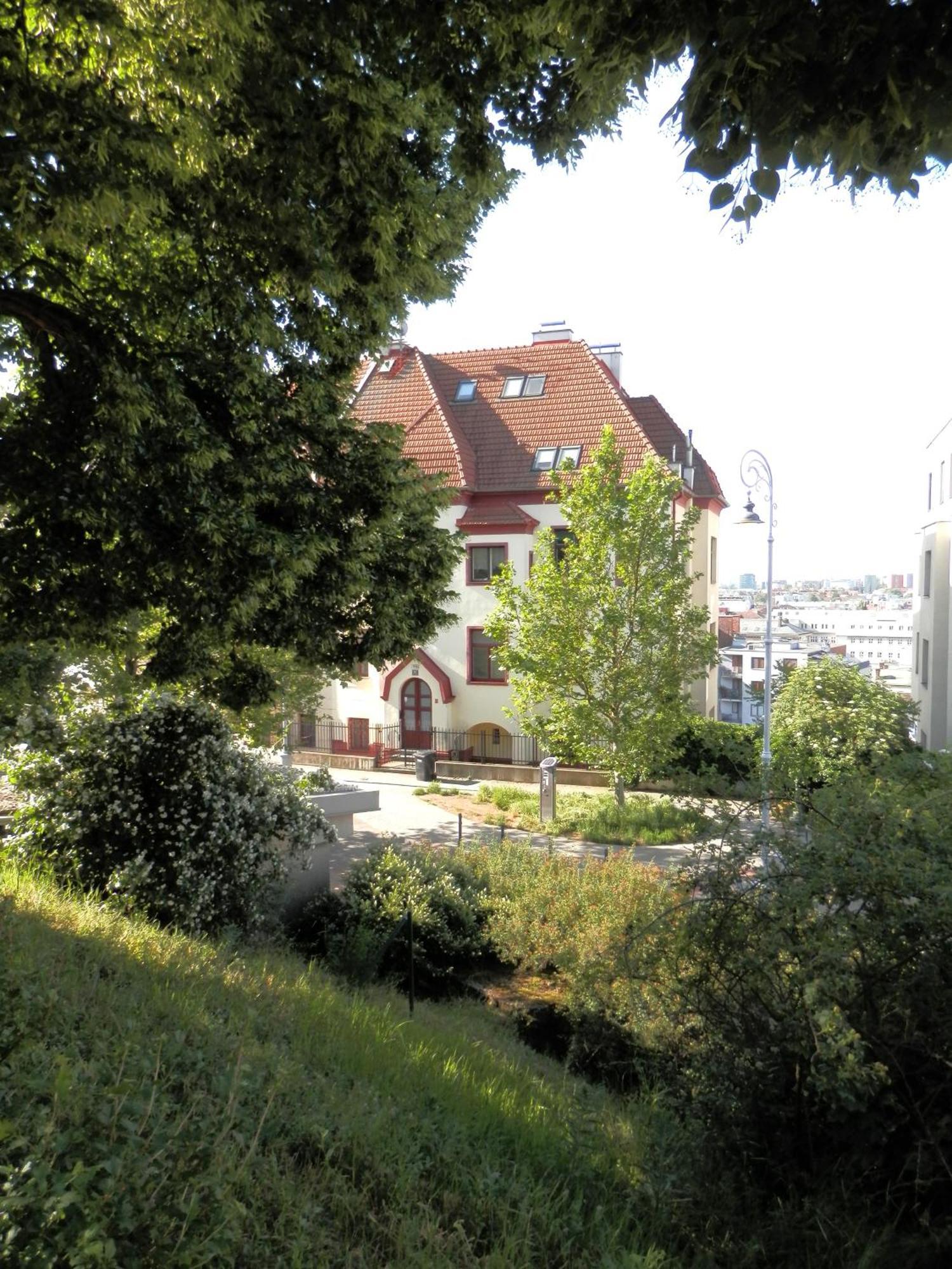 Spacious Apartment Below Spilberk Castle Brno Exterior photo